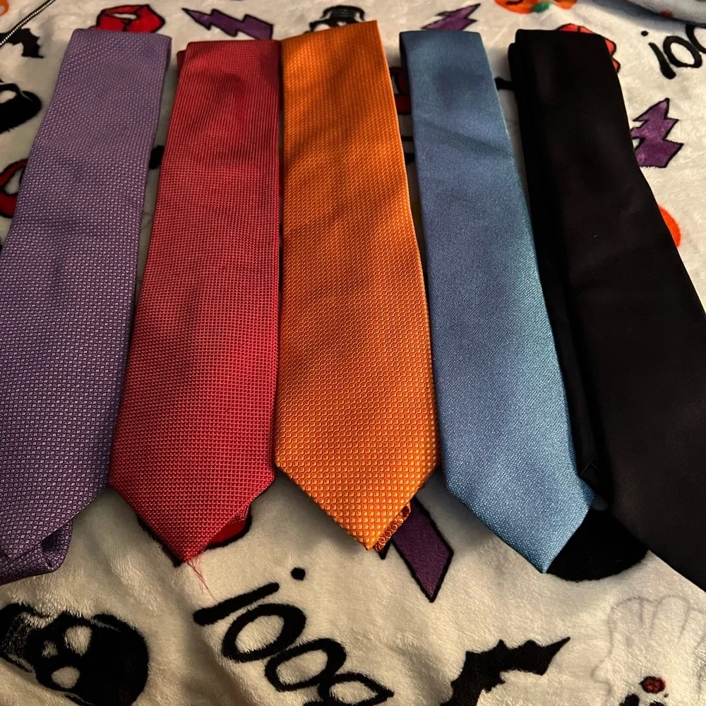Mens solid color Ties - Picture 1 of 2